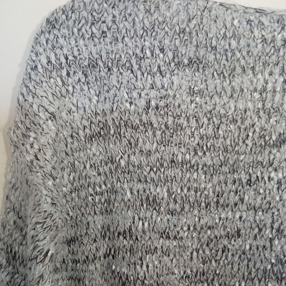 Soft Knit Ribbon Yarn V Neck Sweater - Picture 8 of 12